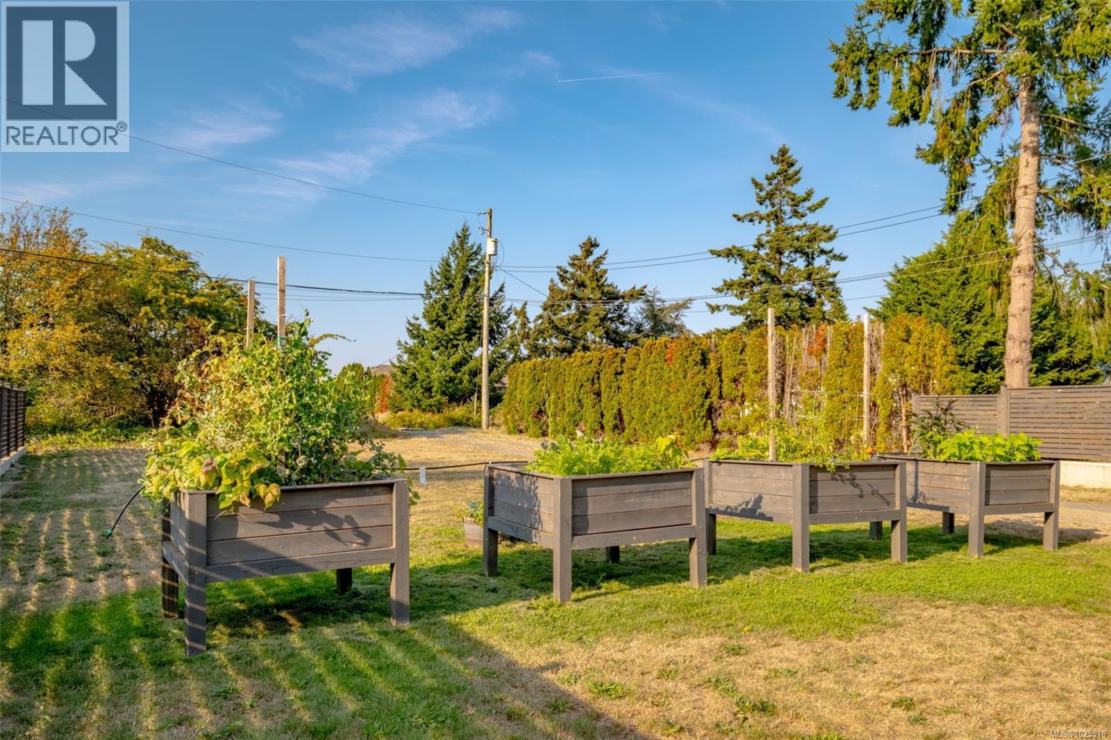 7902 Lantzville Rd - 51
