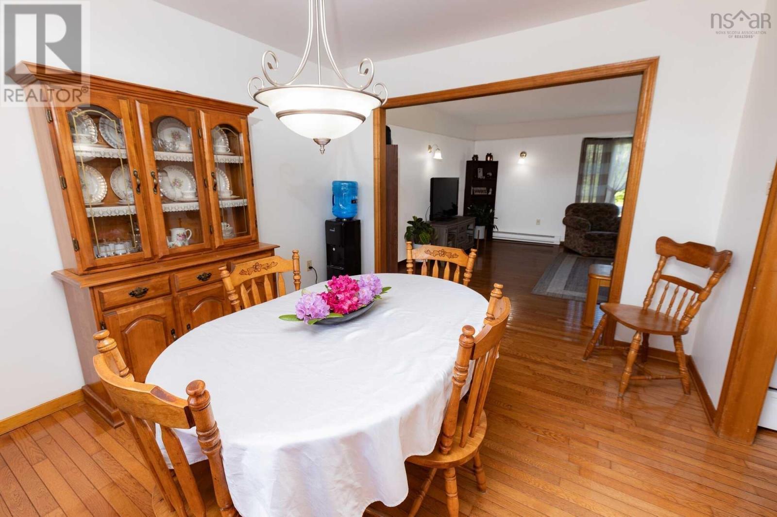 Property 8 of 21 of 5691 NS Trunk 3