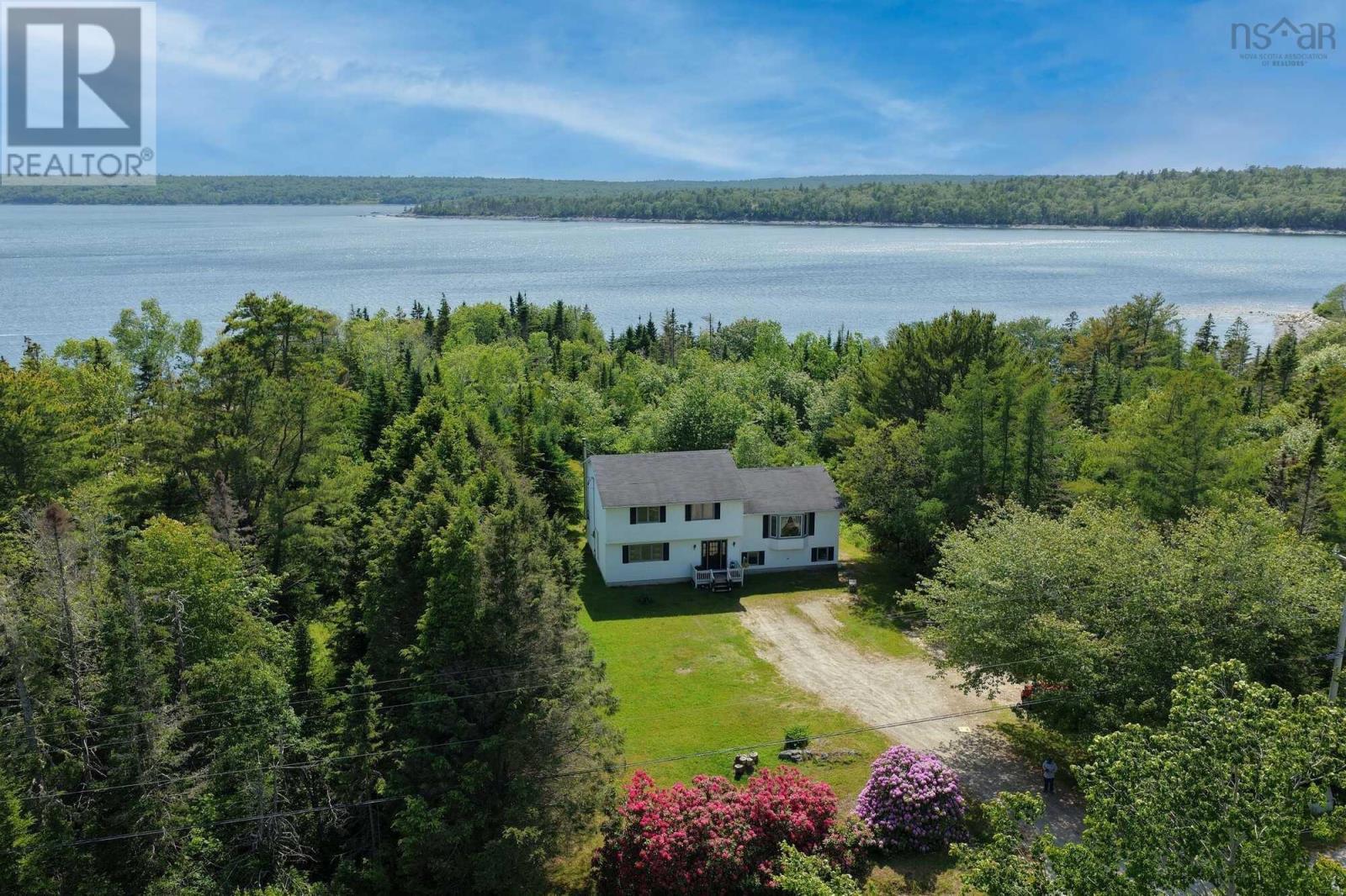 Property 19 of 21 of 5691 NS Trunk 3