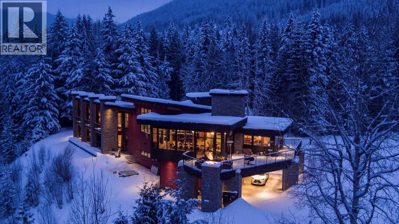 1944 Leidloff Road, Revelstoke