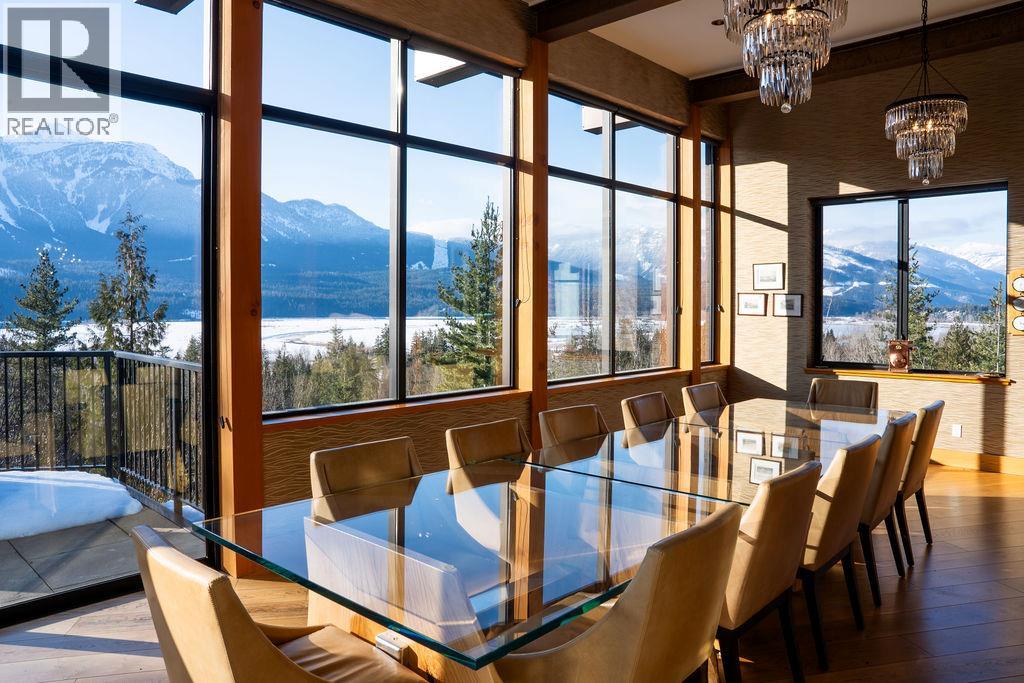 1944 Leidloff Road, Revelstoke