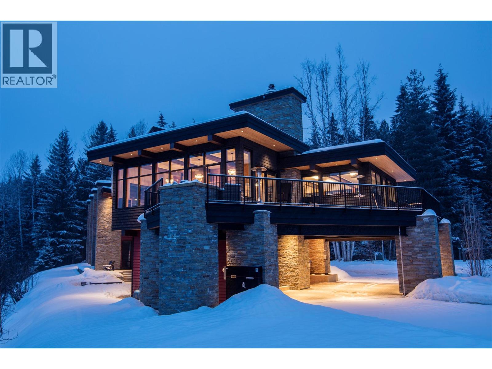 1944 Leidloff Road, Revelstoke