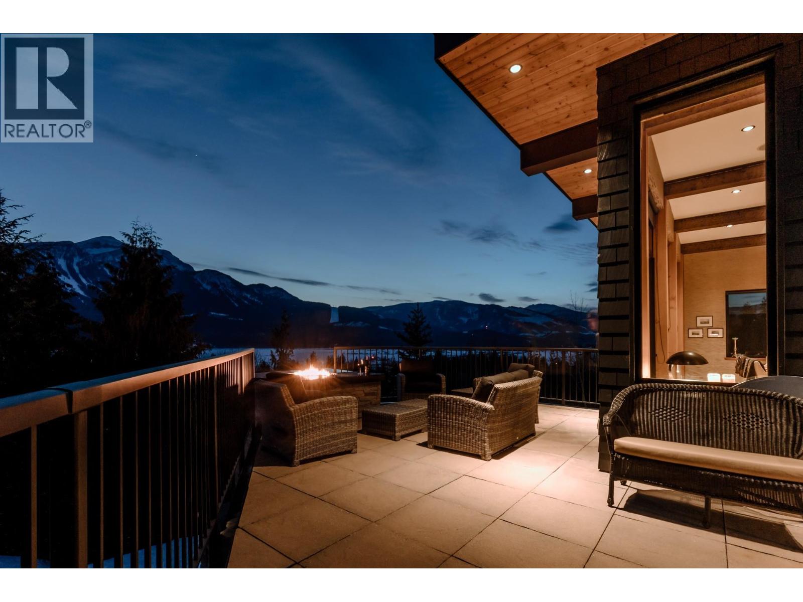 1944 Leidloff Road, Revelstoke