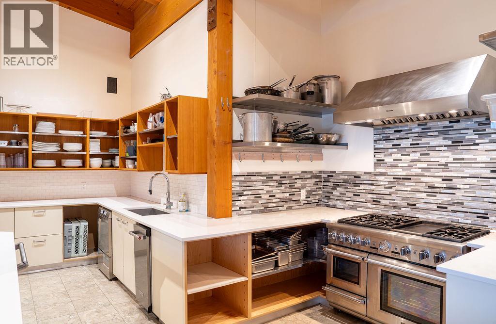 1944 Leidloff Road, Revelstoke