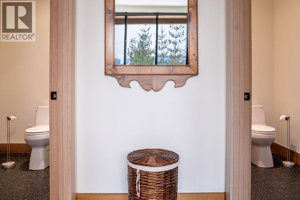 1944 Leidloff Road, Revelstoke