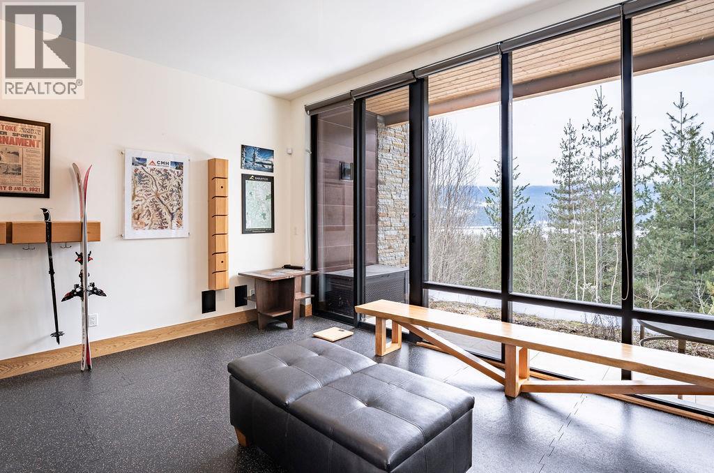 1944 Leidloff Road, Revelstoke