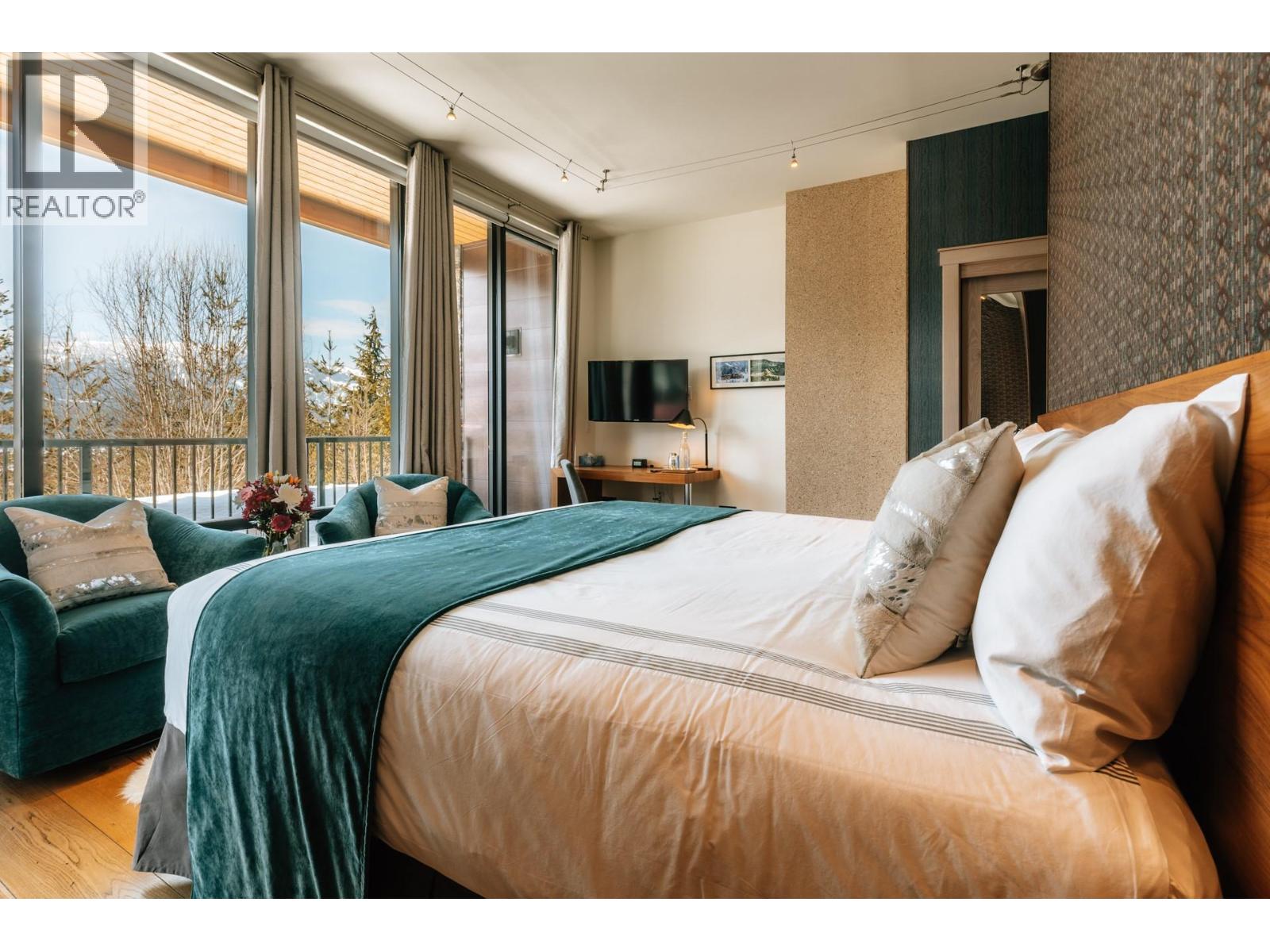 1944 Leidloff Road, Revelstoke