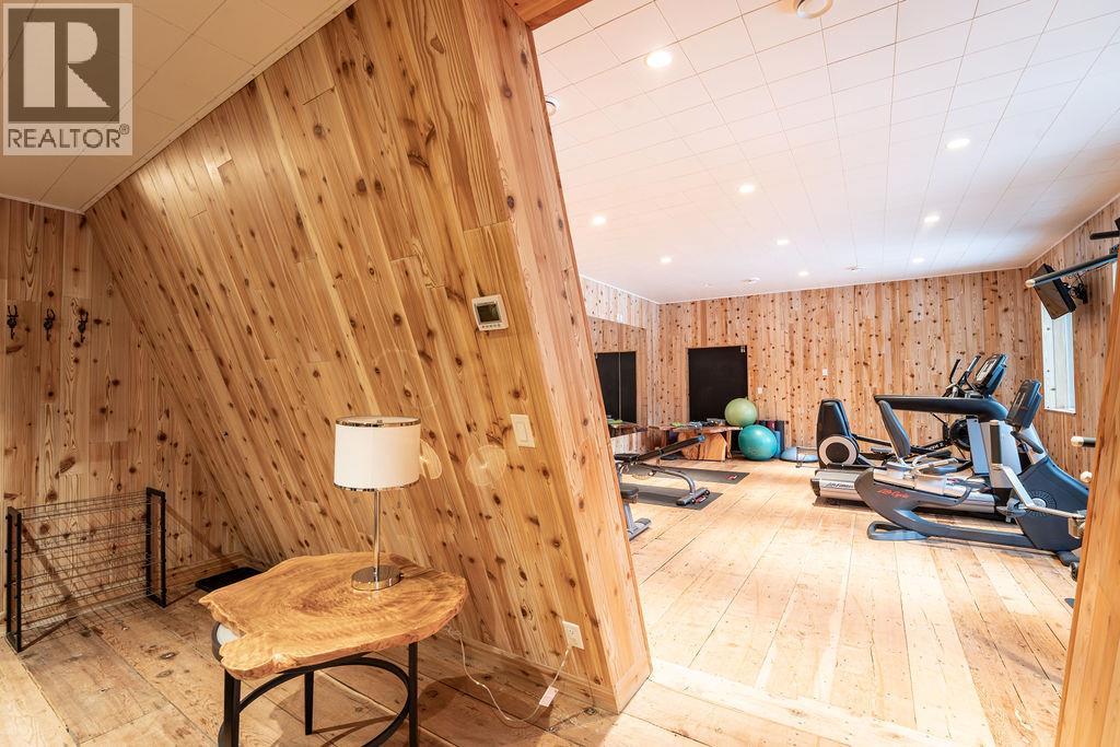 1944 Leidloff Road, Revelstoke