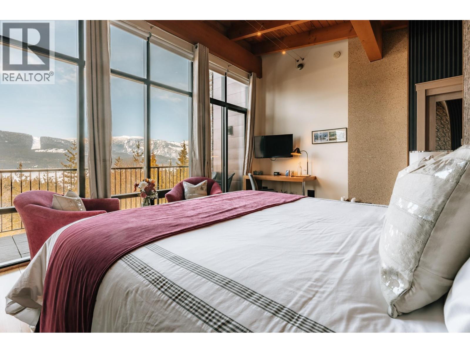 1944 Leidloff Road, Revelstoke