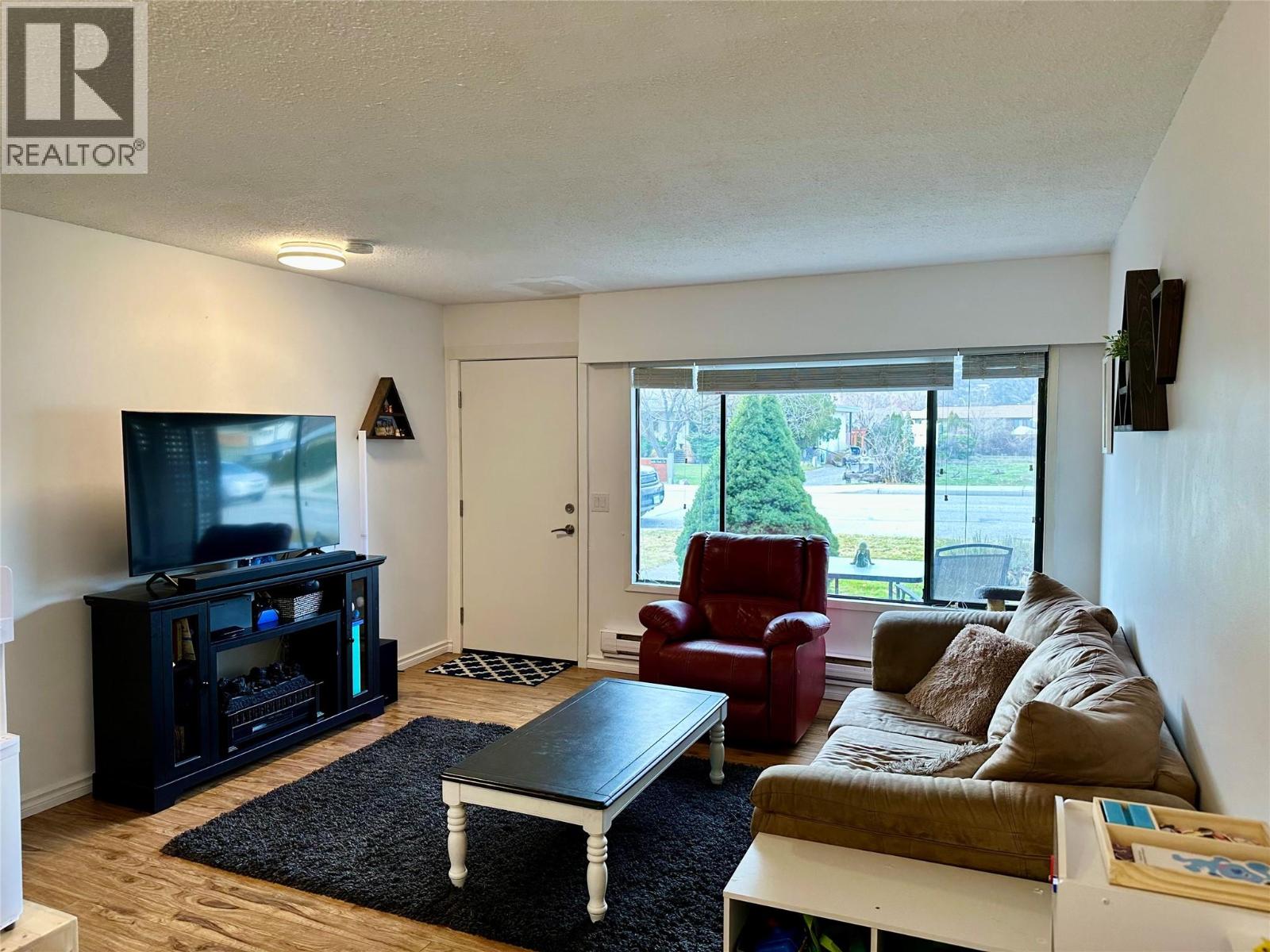 6435 PARK Drive Unit# 3, Oliver