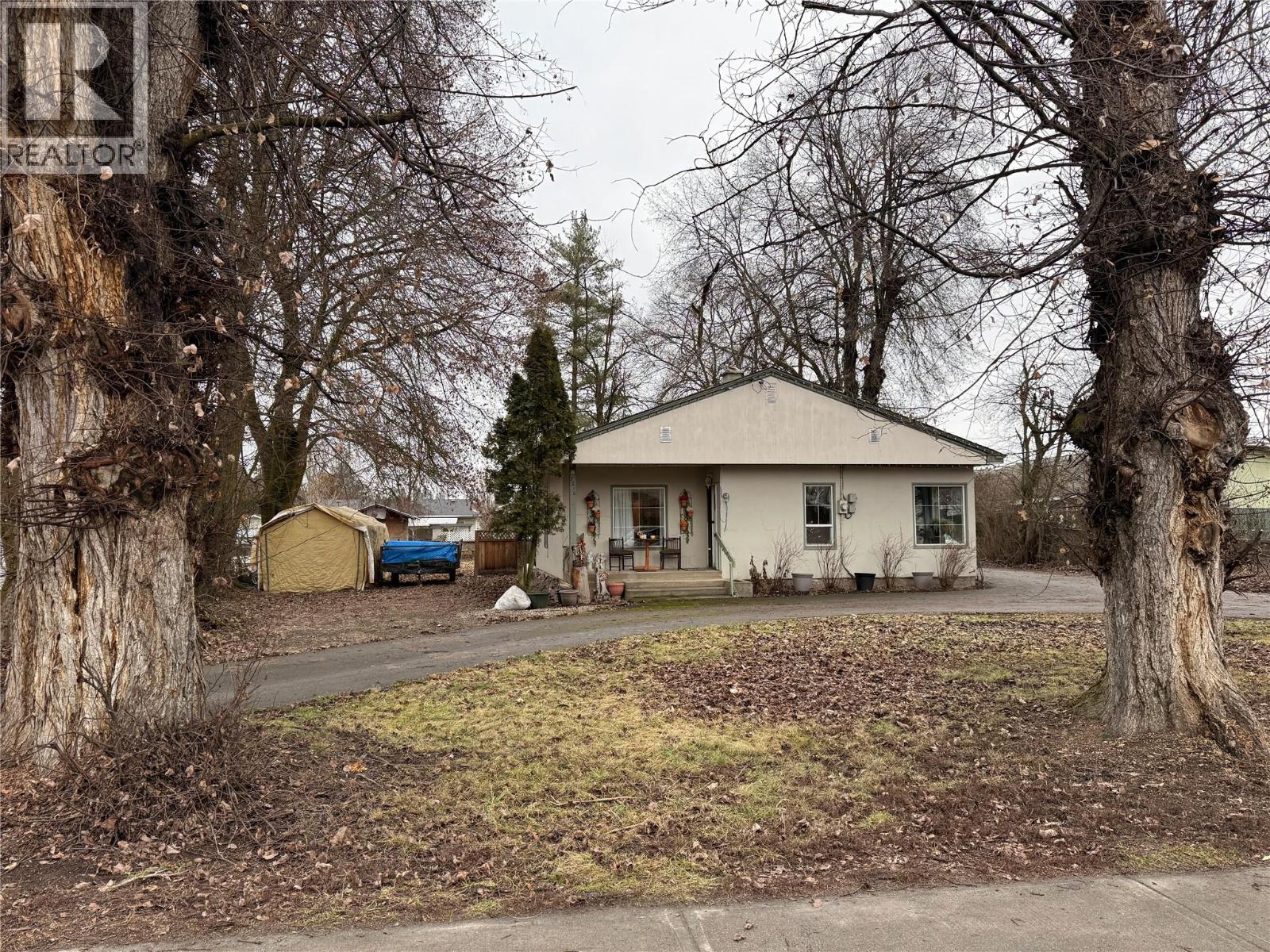 2210 Fletcher Avenue, Armstrong