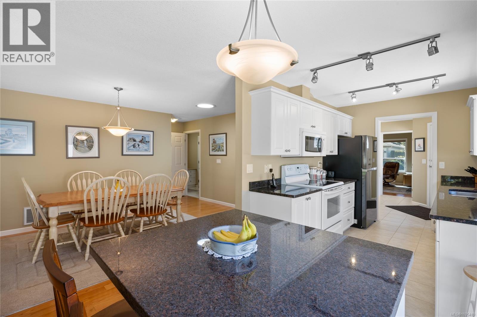 543 Seaward Way, Qualicum Beach