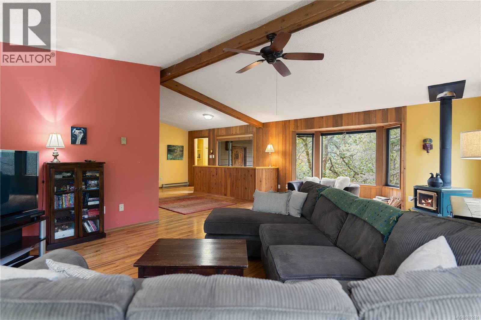  100 Viaduct Avenue West, Saanich