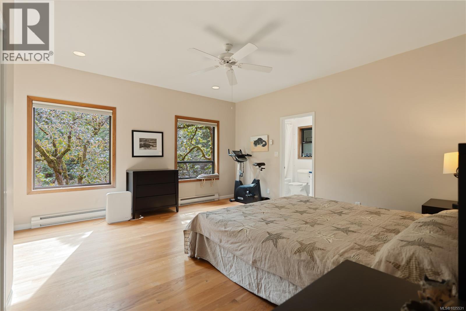  100 Viaduct Avenue West, Saanich