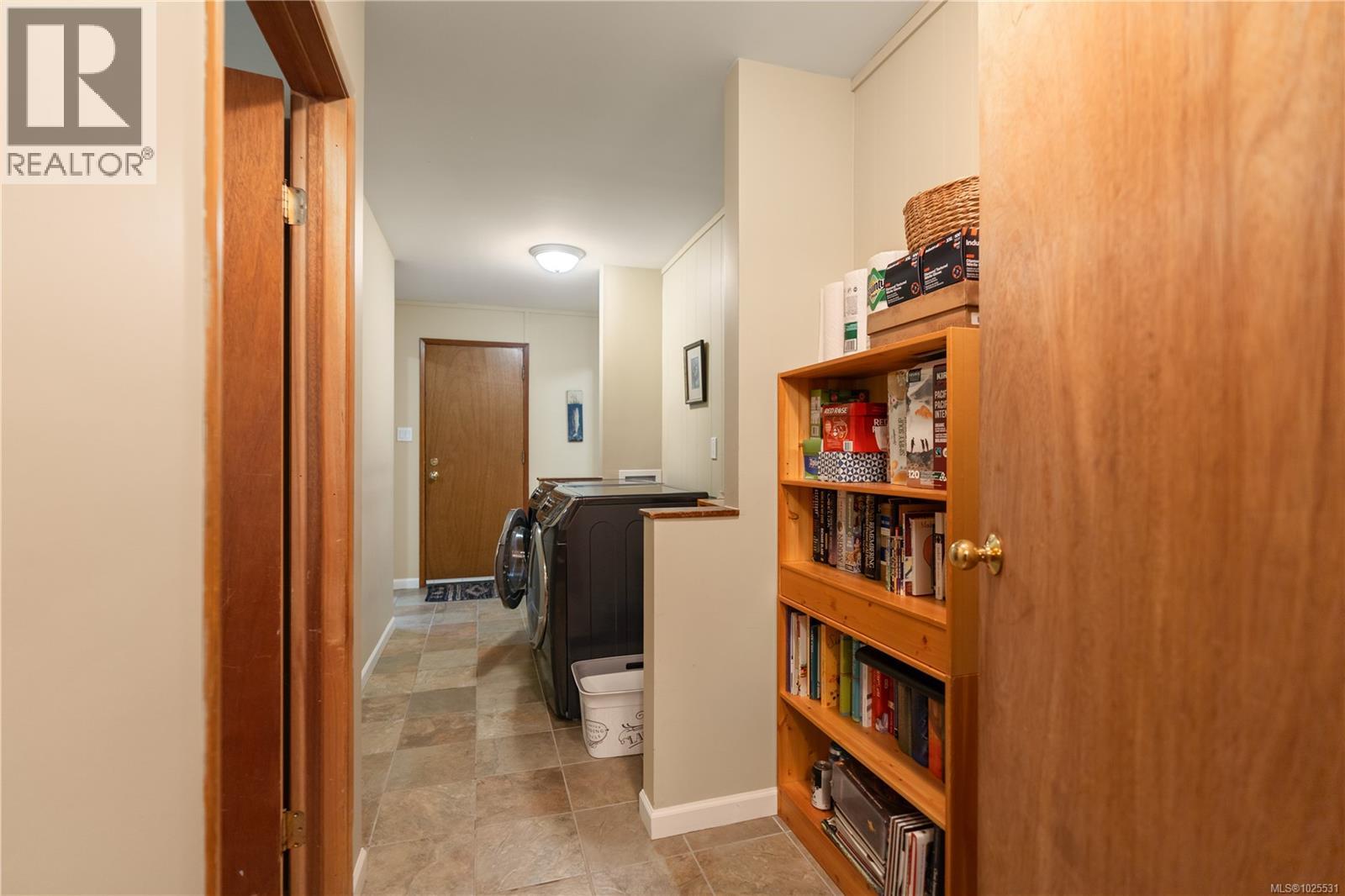  100 Viaduct Avenue West, Saanich