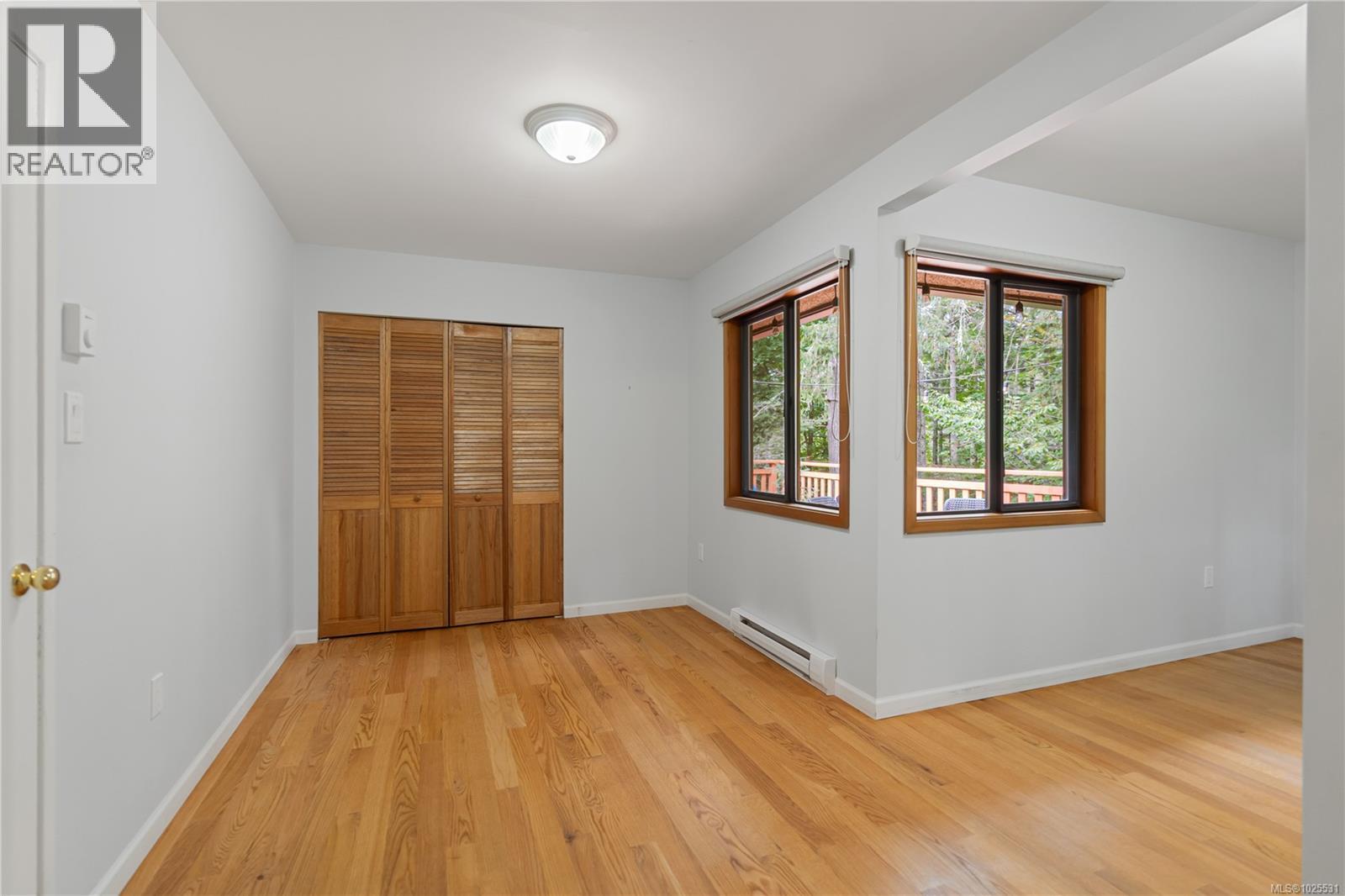  100 Viaduct Avenue West, Saanich