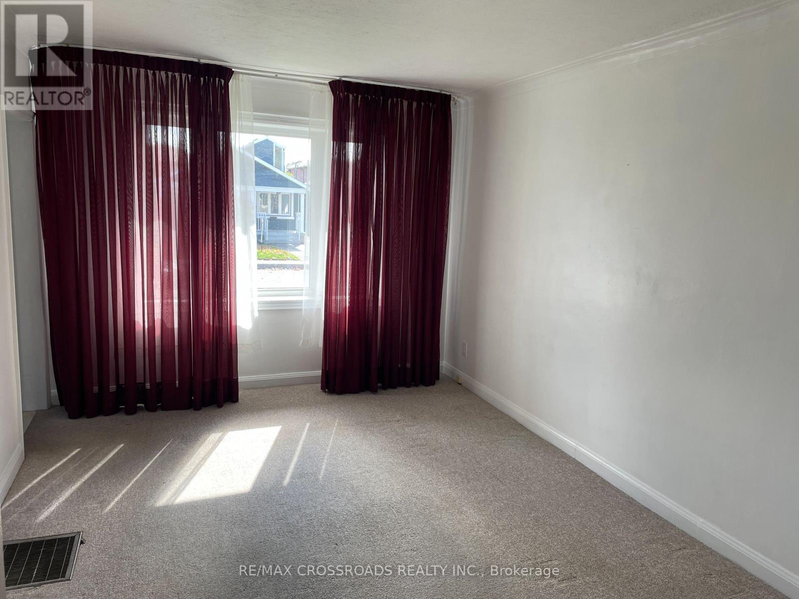 64 GALBRAITH AVENUE - Photo 3 of 25, Toronto (Woodbine-Lumsden), Ontario