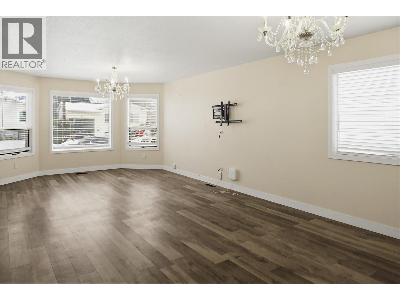 1133 13TH Street - Photo 5 of 35, Kamloops, British Columbia