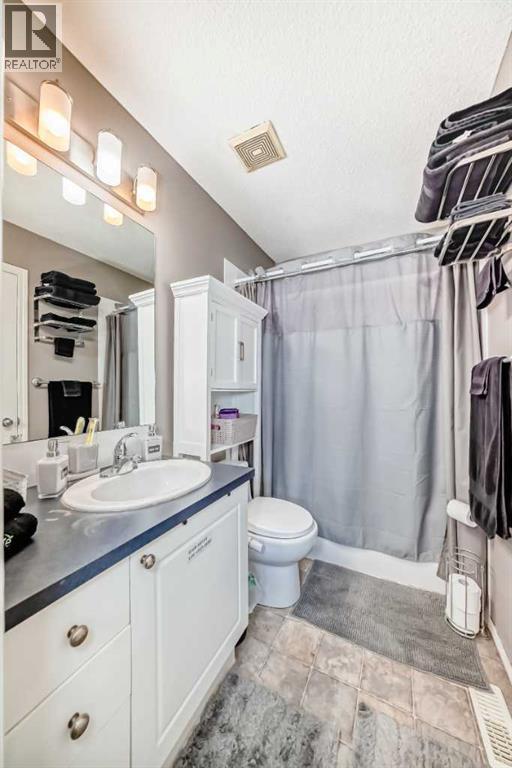 Single Family House 4 Level for Sale in  Taravista Crescent NE Taradale Calgary 