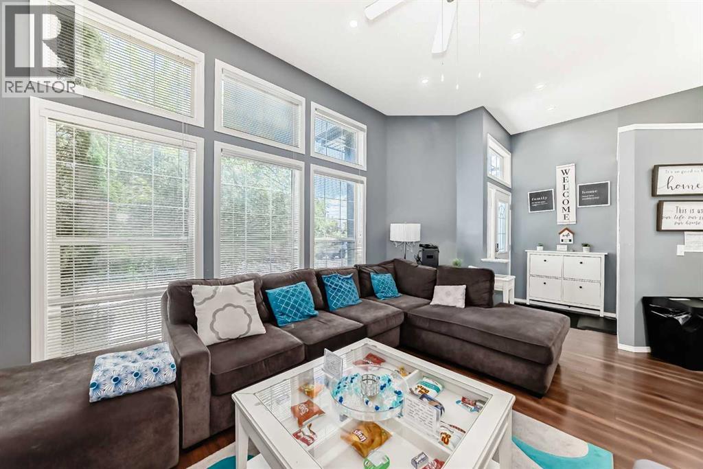 Single Family House 4 Level for Sale in  Taravista Crescent NE Taradale Calgary 