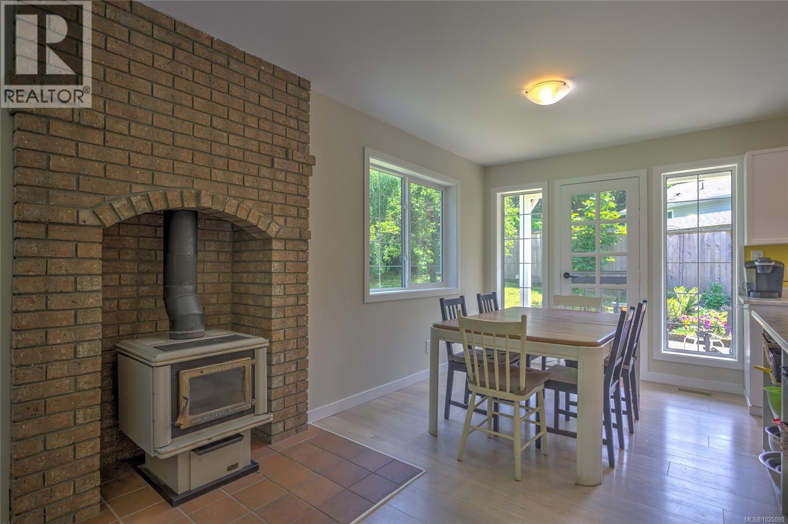 6431 Abbey Rd, Duncan