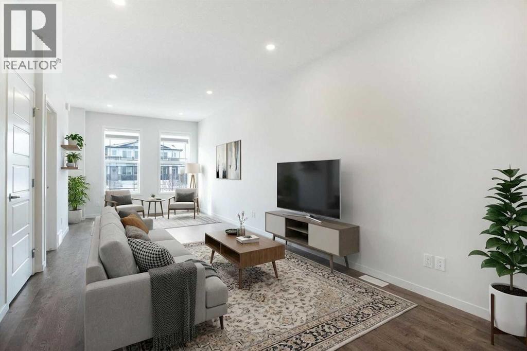 16 Creekstone Drive SW - Photo 2 of 39, Calgary, Alberta