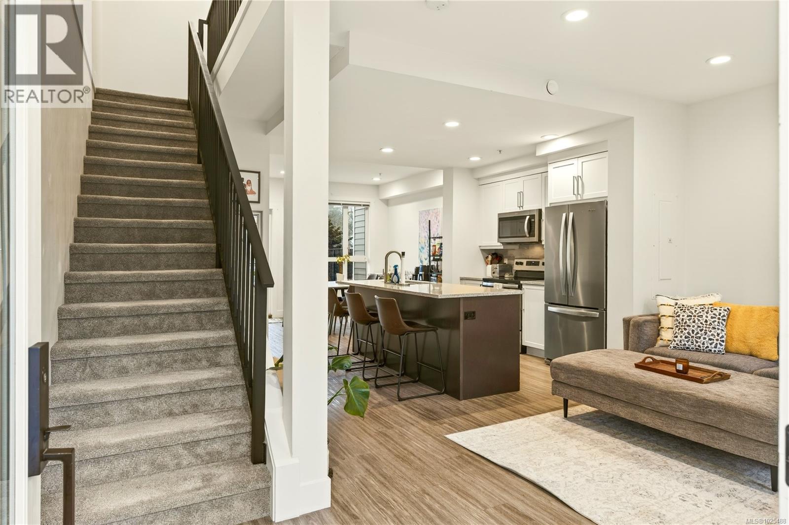 106 308 Hillcrest Ave, Nanaimo