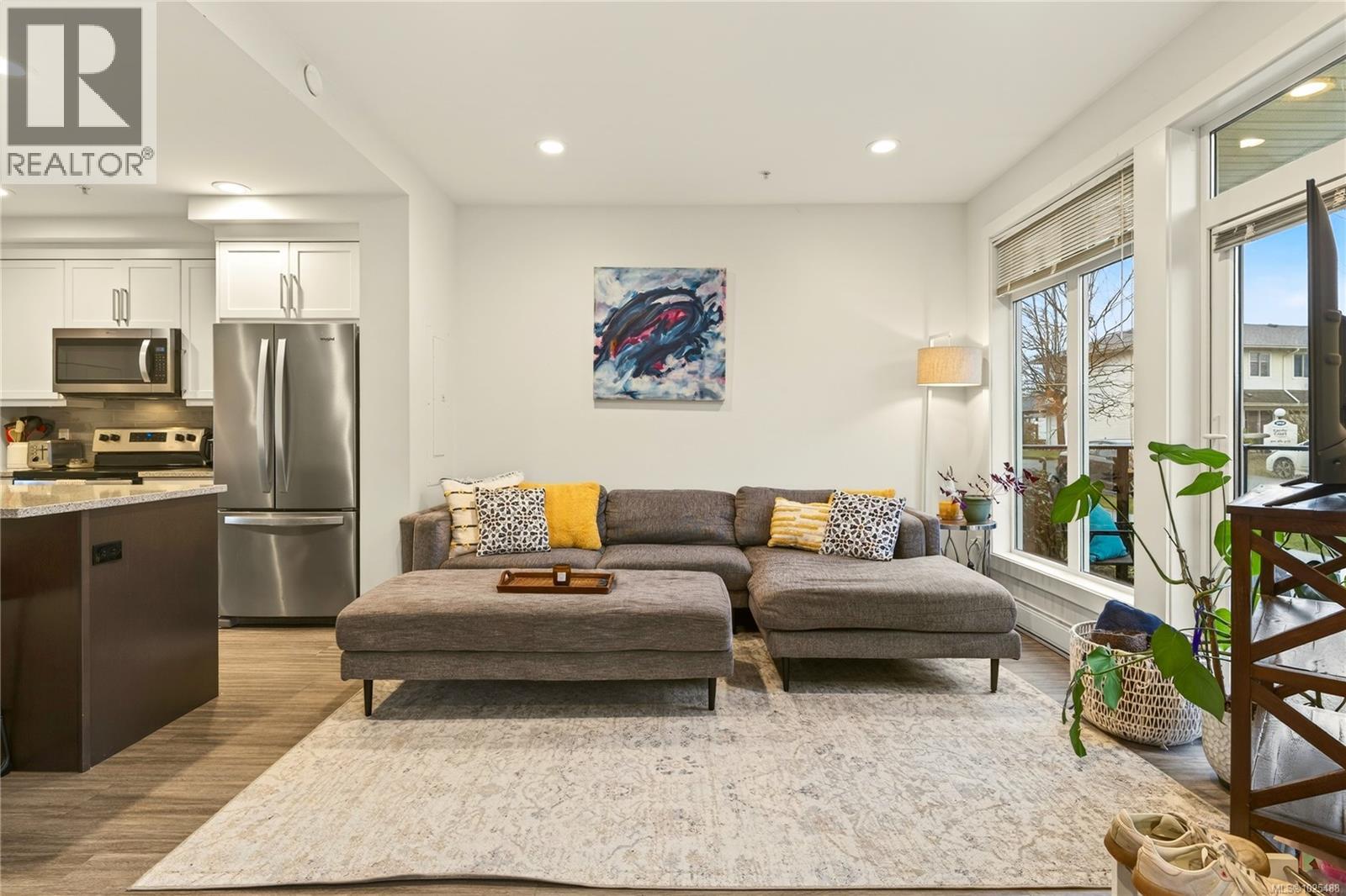 106 308 Hillcrest Ave, Nanaimo