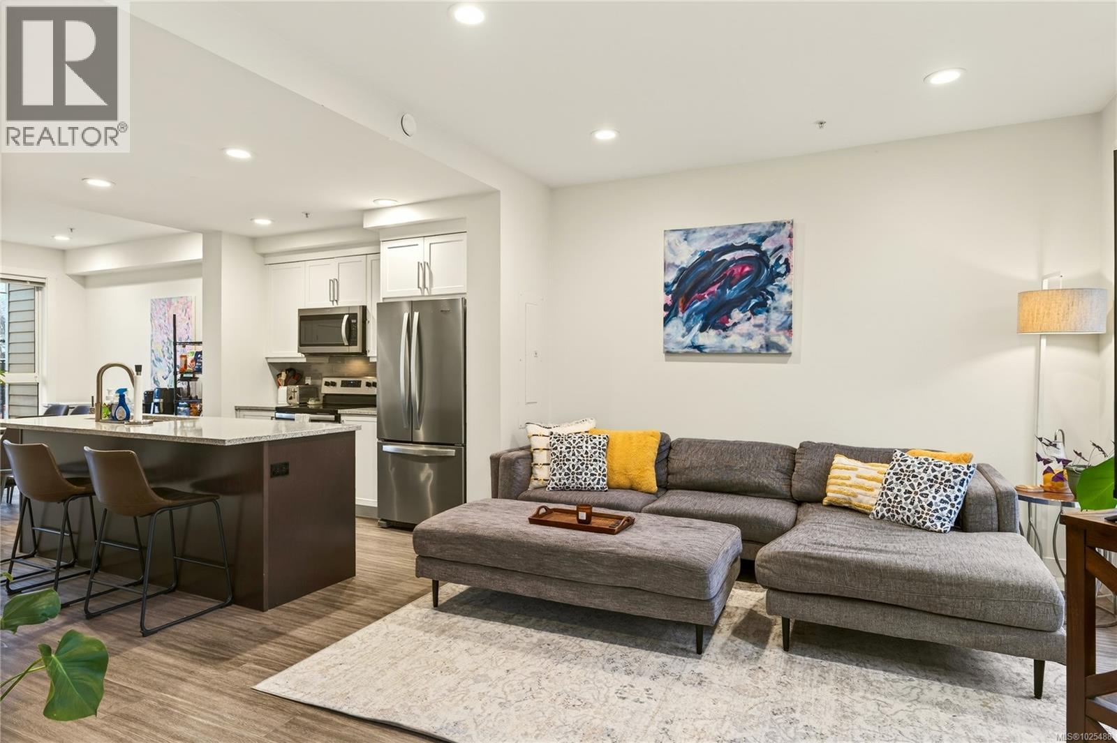 106 308 Hillcrest Ave, Nanaimo