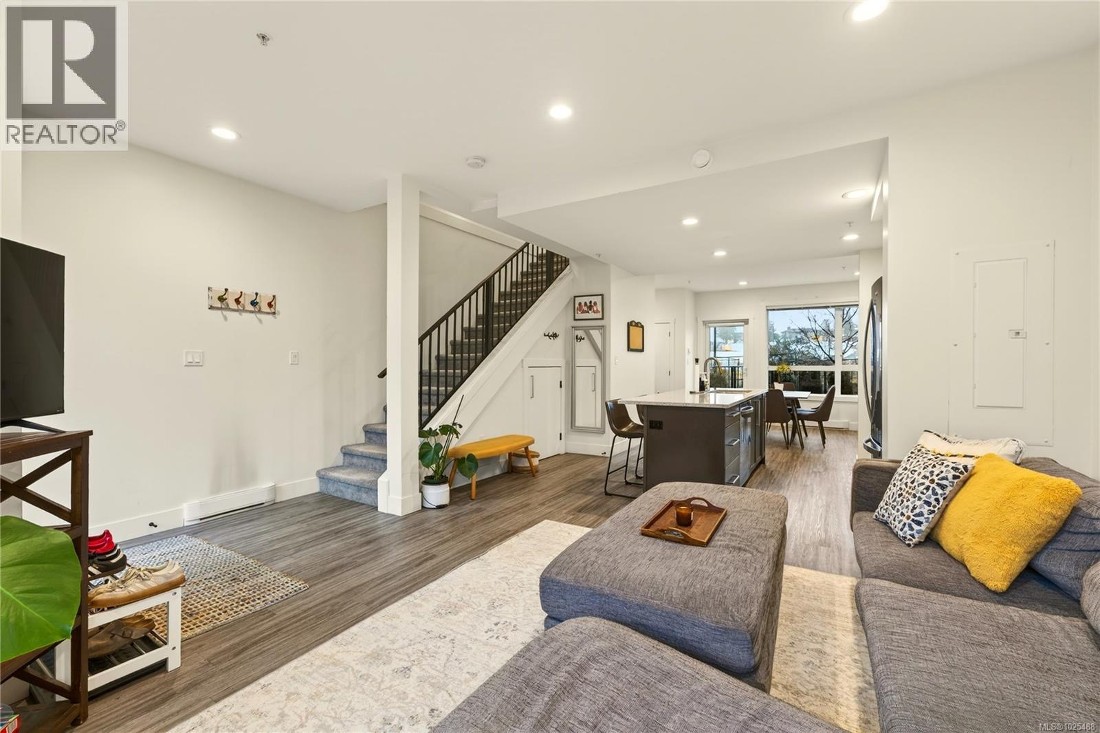 106 308 Hillcrest Ave, Nanaimo