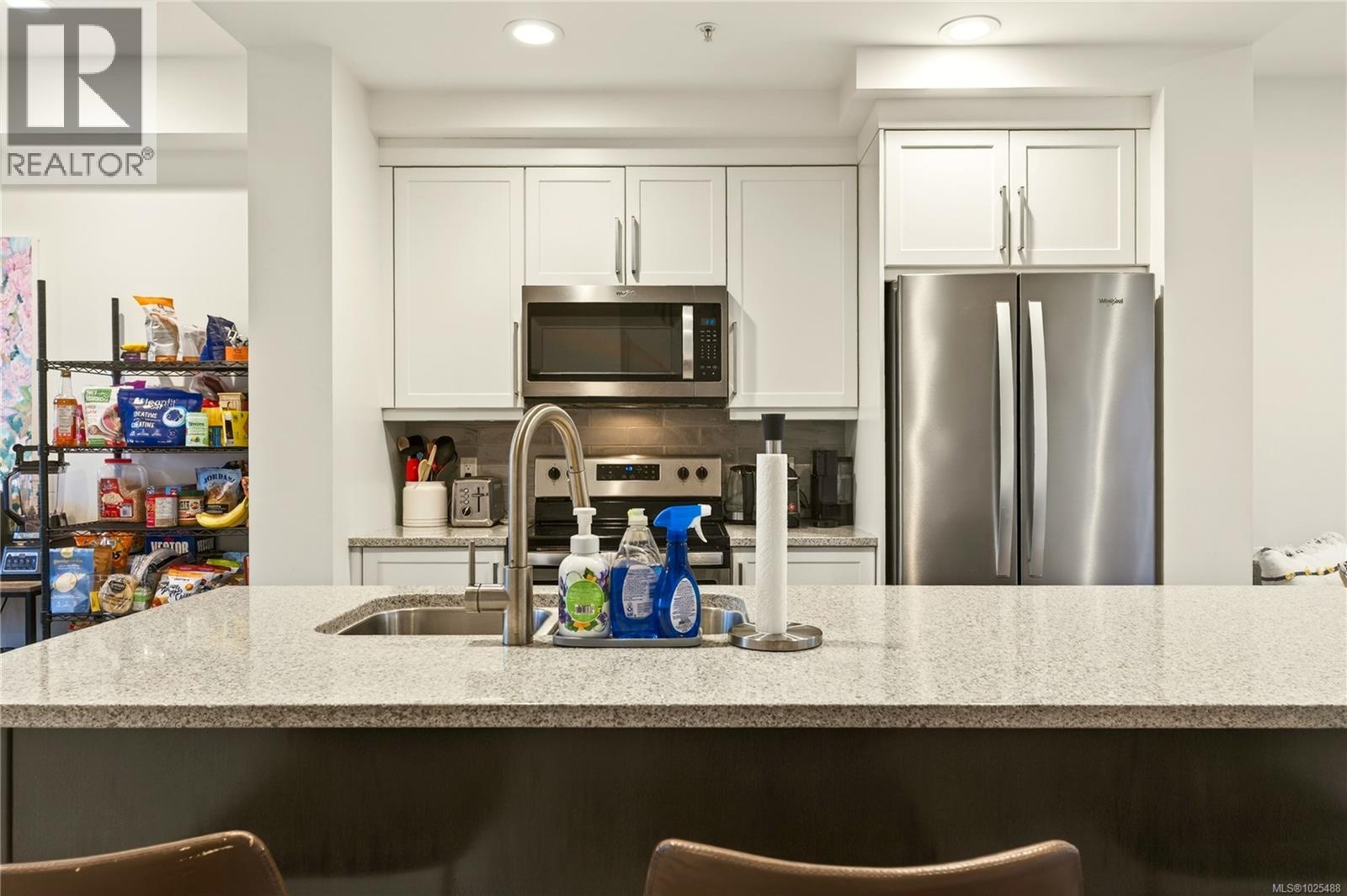 106 308 Hillcrest Ave, Nanaimo