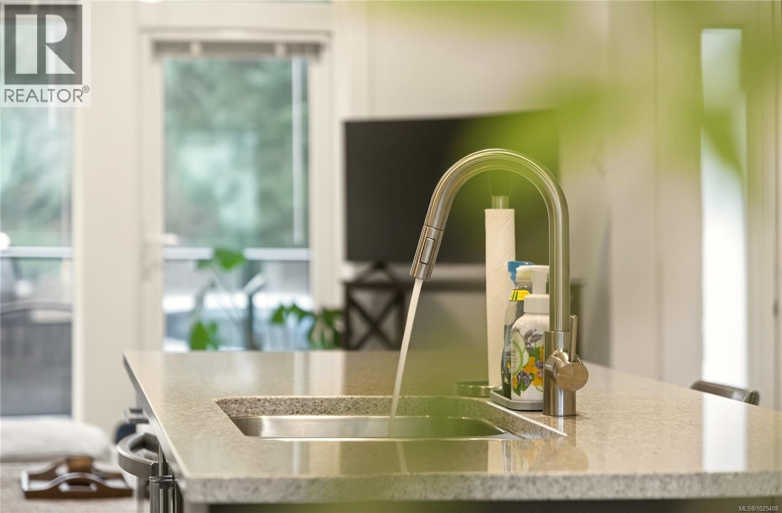 106 308 Hillcrest Ave, Nanaimo