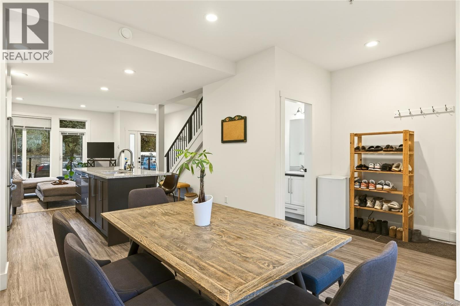 106 308 Hillcrest Ave, Nanaimo