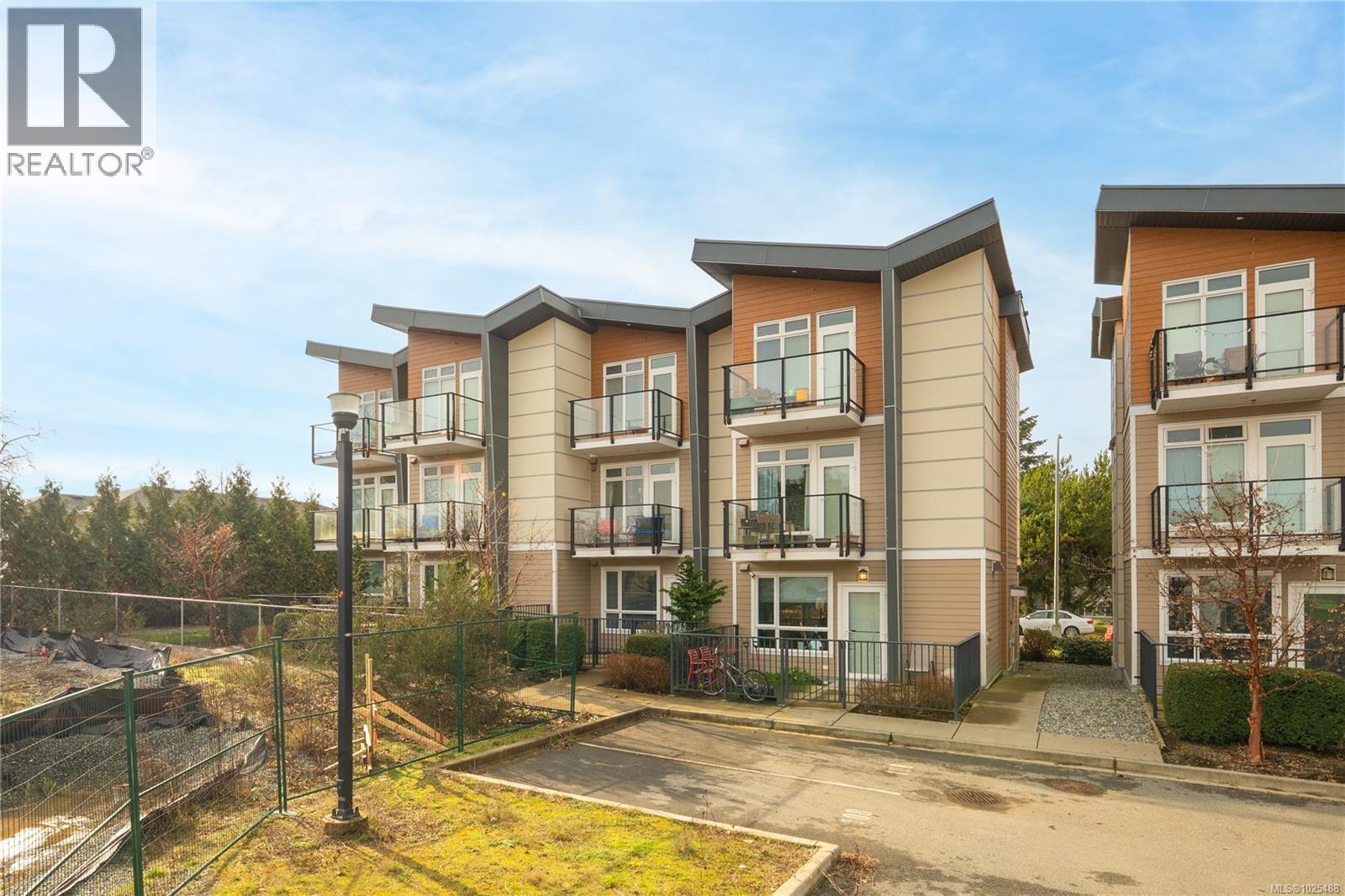 106 308 Hillcrest Ave, Nanaimo