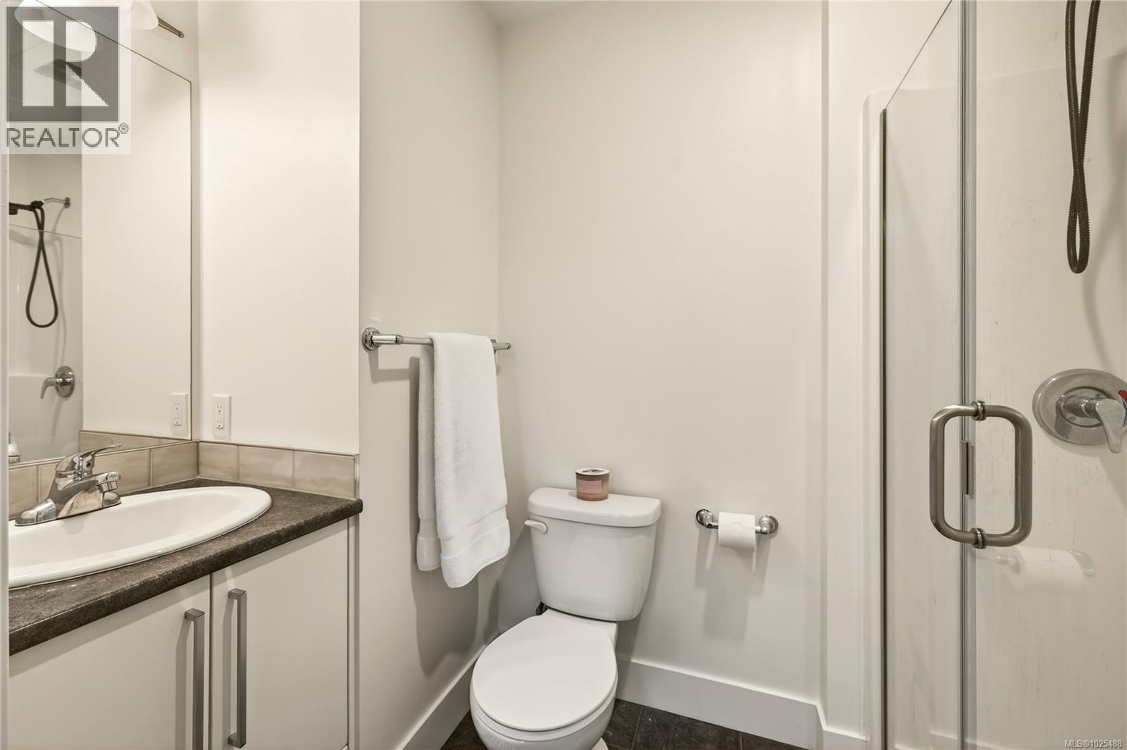 106 308 Hillcrest Ave, Nanaimo