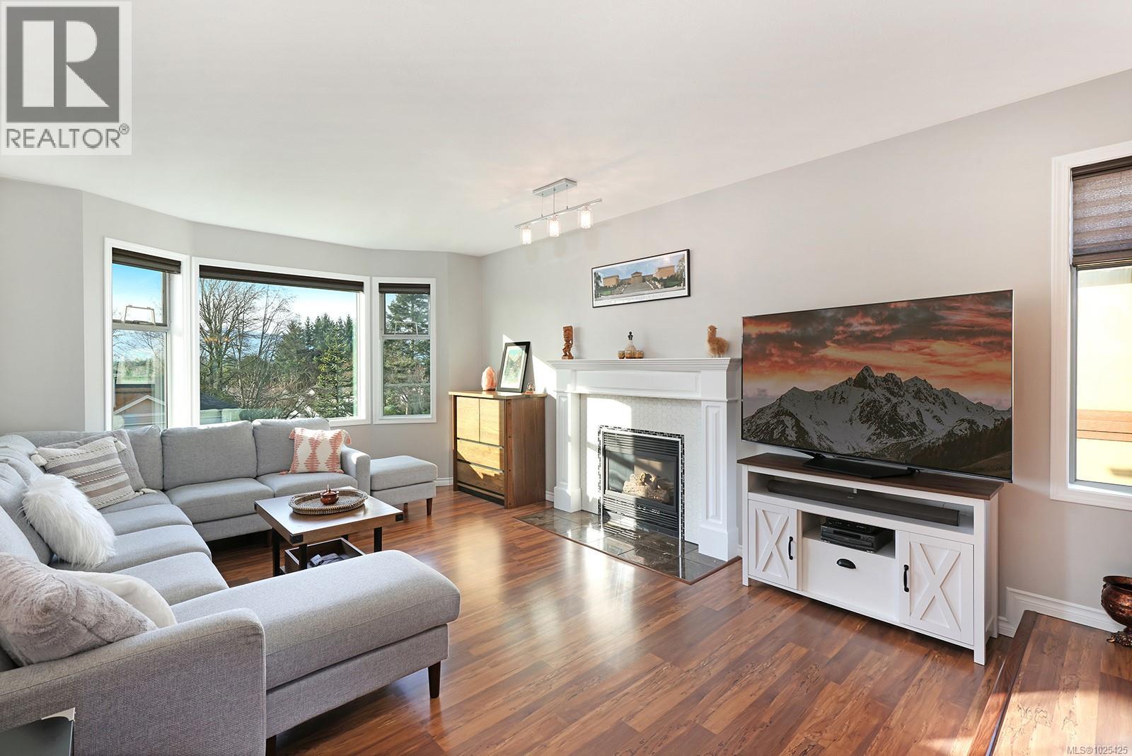 2392 Valley View Dr, Courtenay