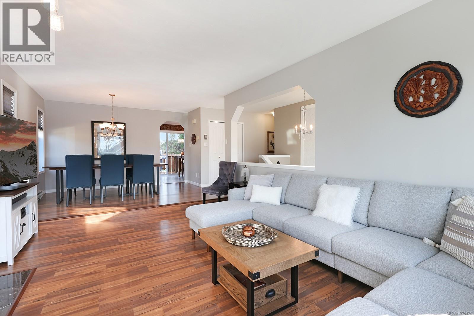 2392 Valley View Dr, Courtenay