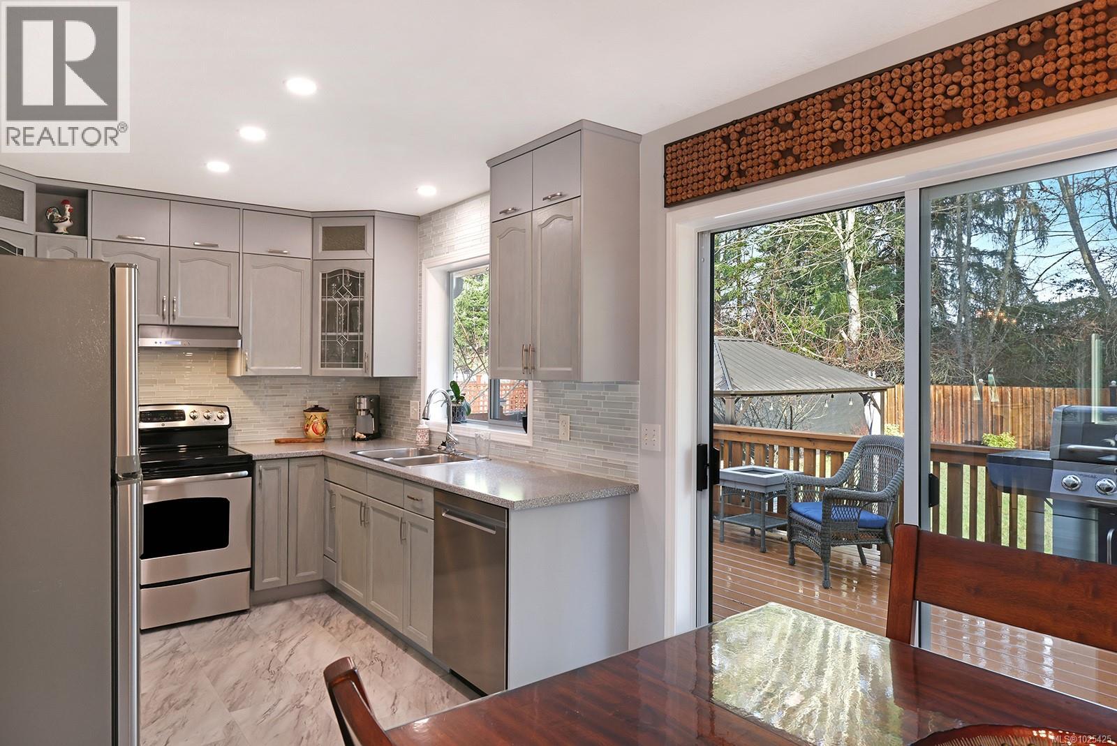 2392 Valley View Dr, Courtenay