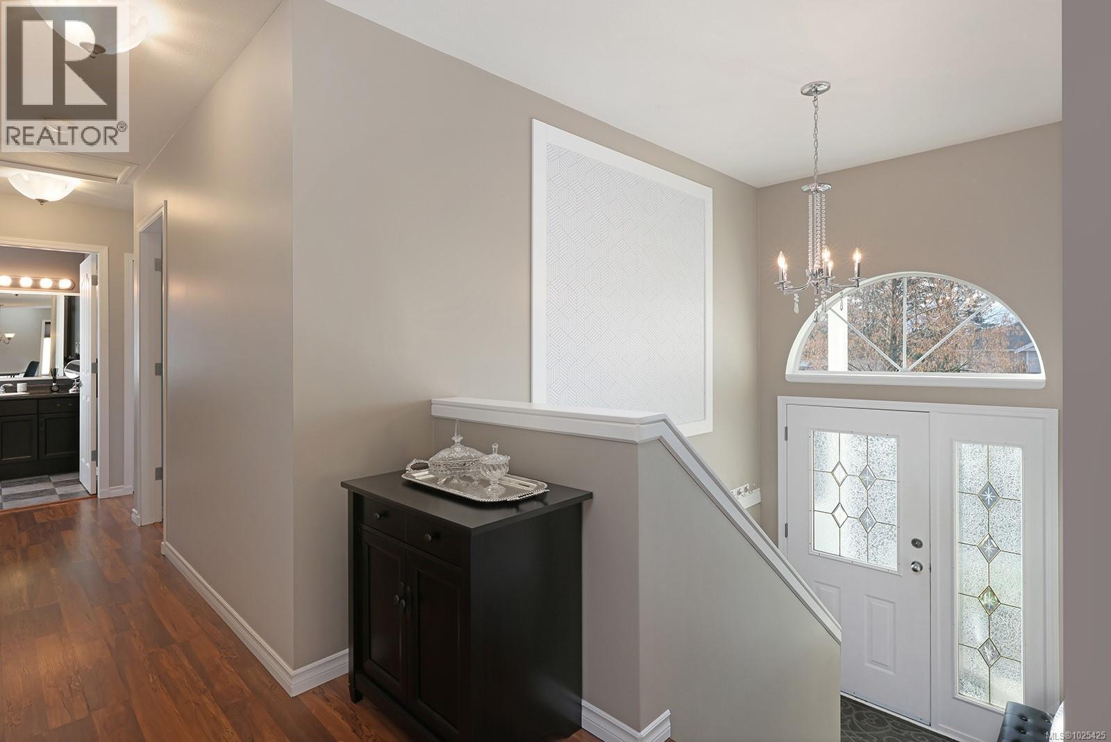 2392 Valley View Dr, Courtenay