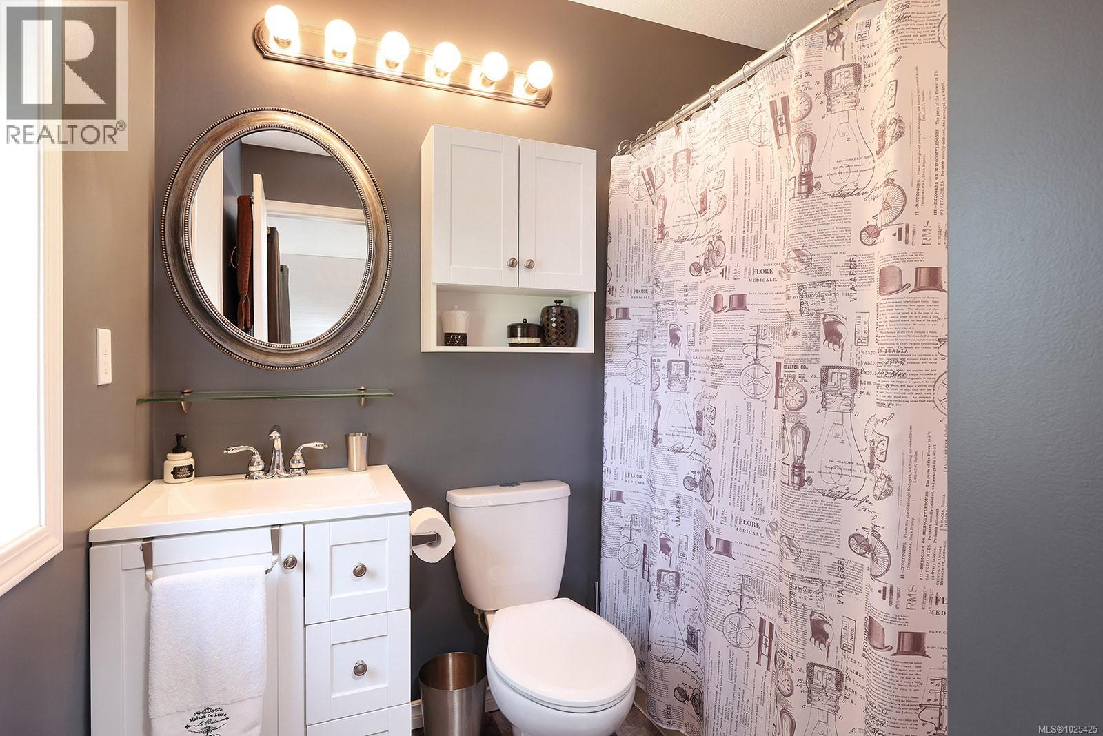 2392 Valley View Dr, Courtenay