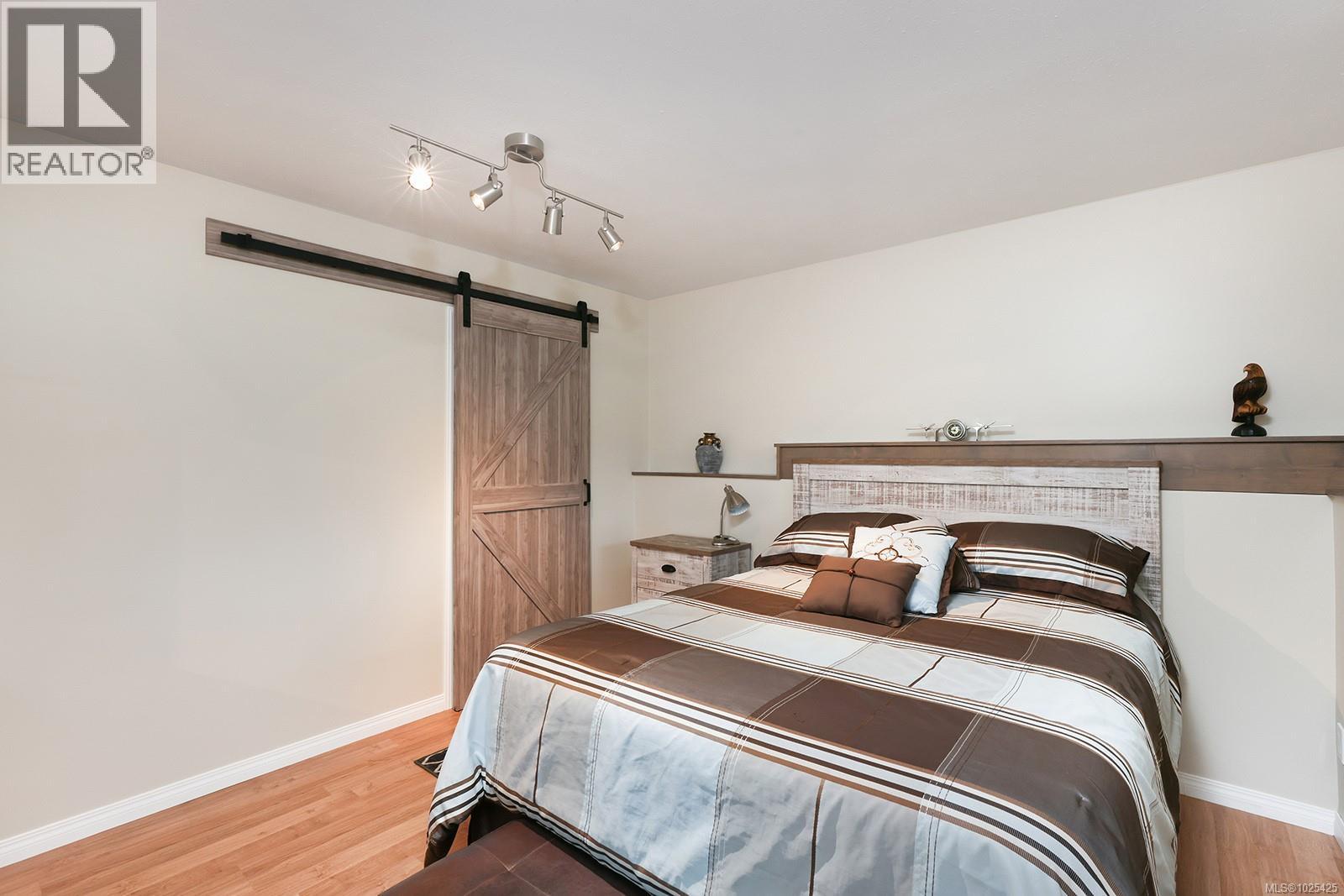 2392 Valley View Dr, Courtenay