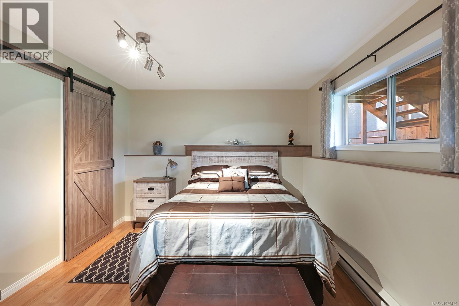 2392 Valley View Dr, Courtenay