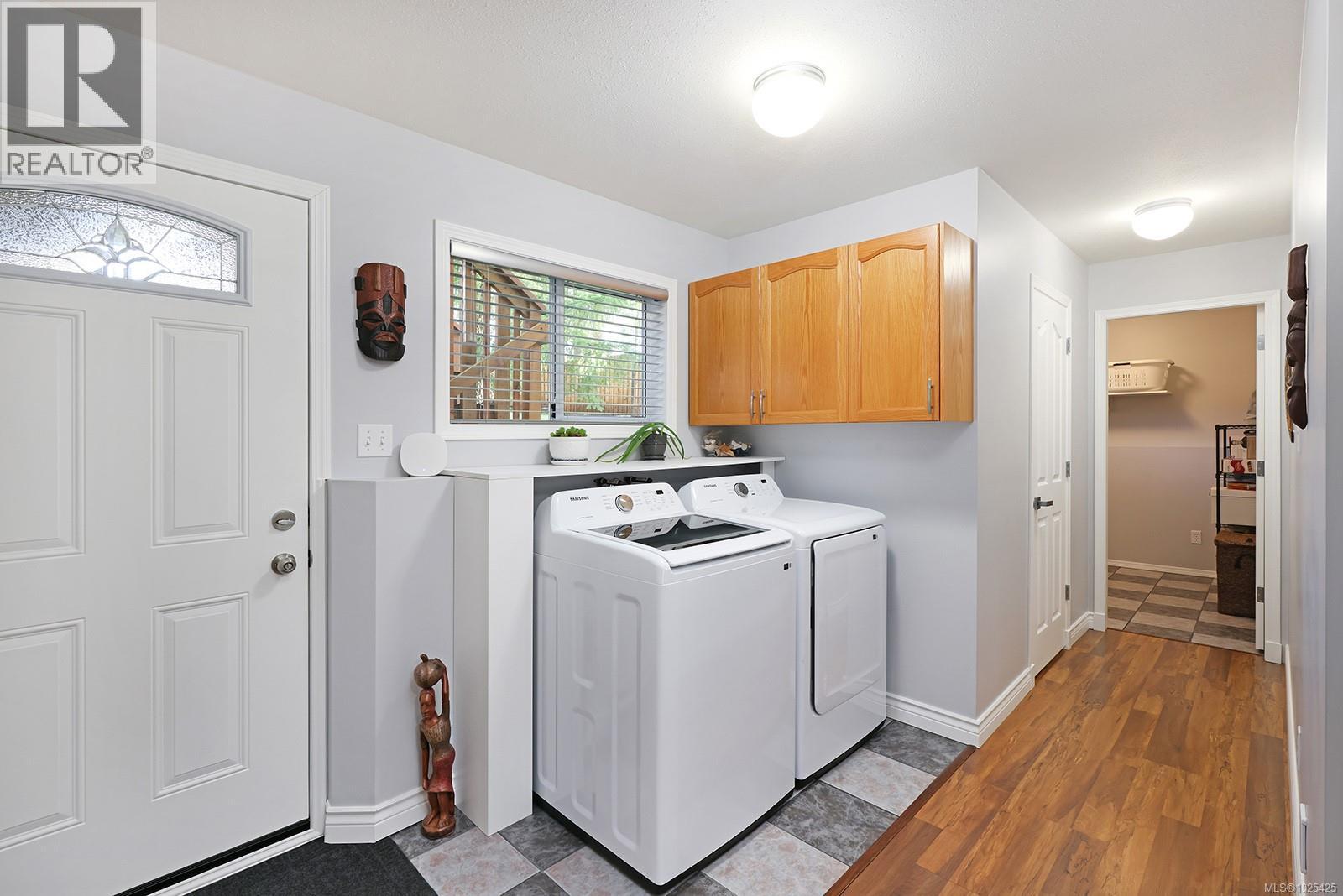 2392 Valley View Dr, Courtenay