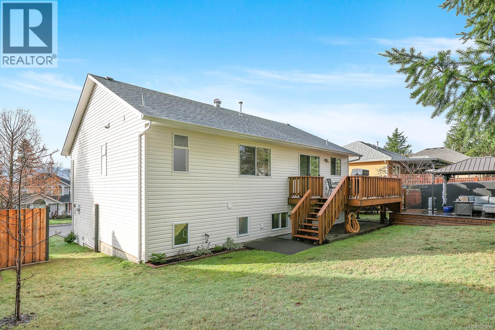 2392 Valley View Dr, Courtenay