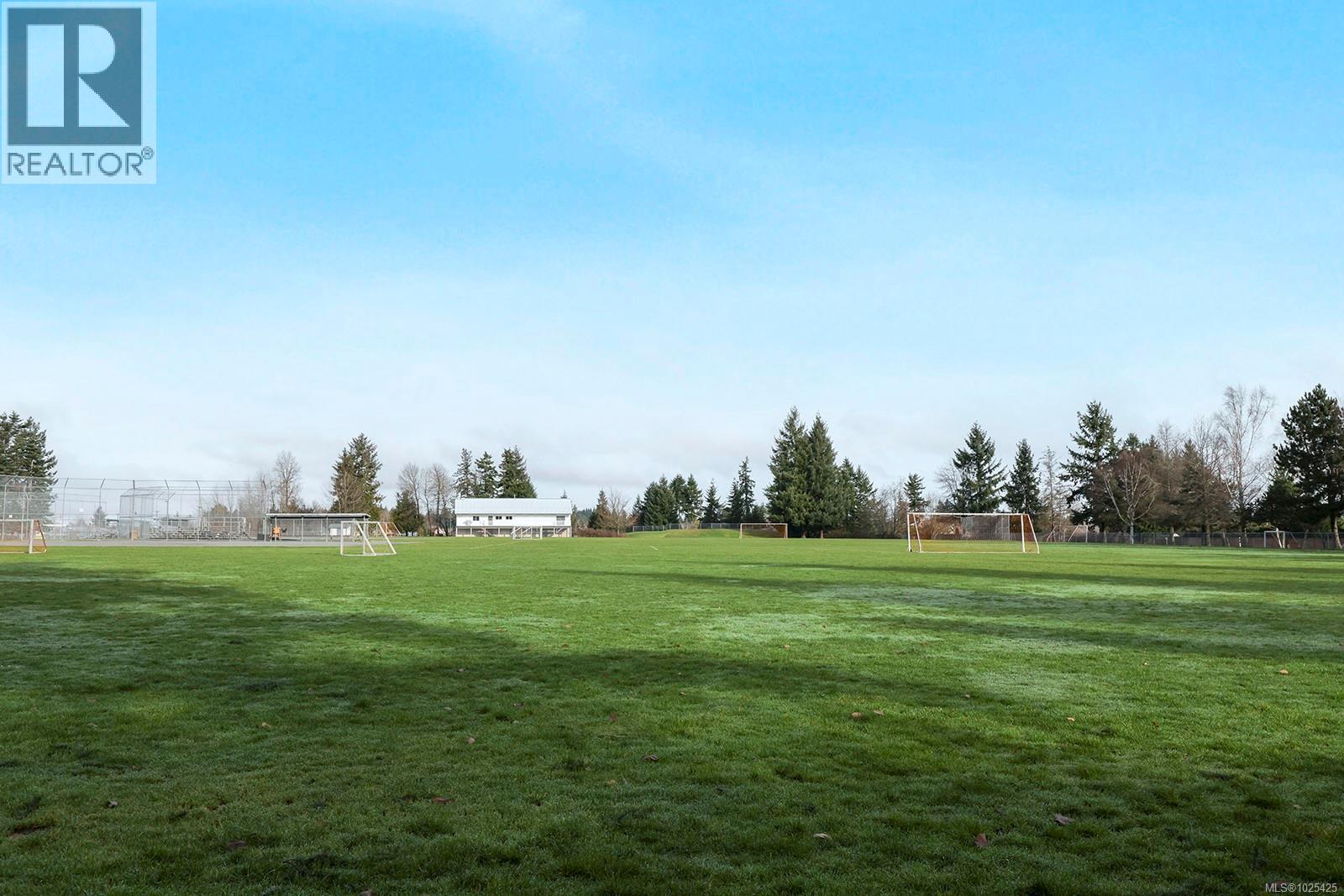 2392 Valley View Dr, Courtenay