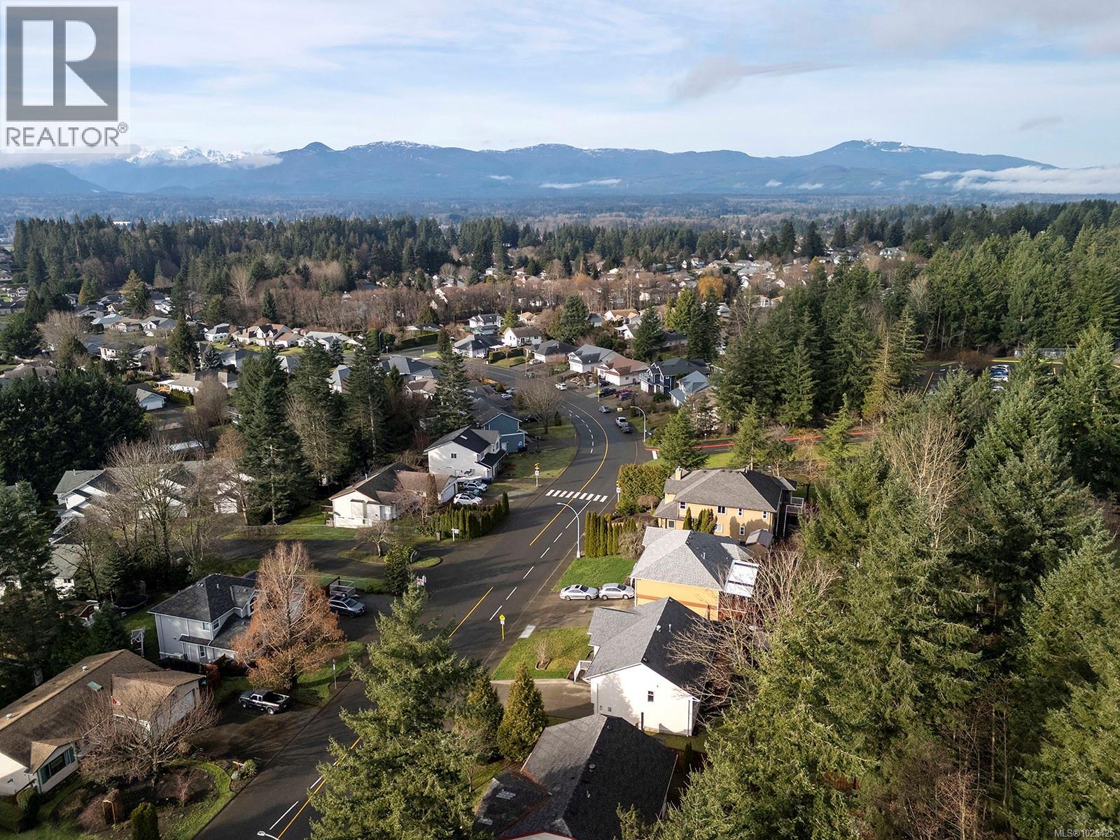 2392 Valley View Dr, Courtenay