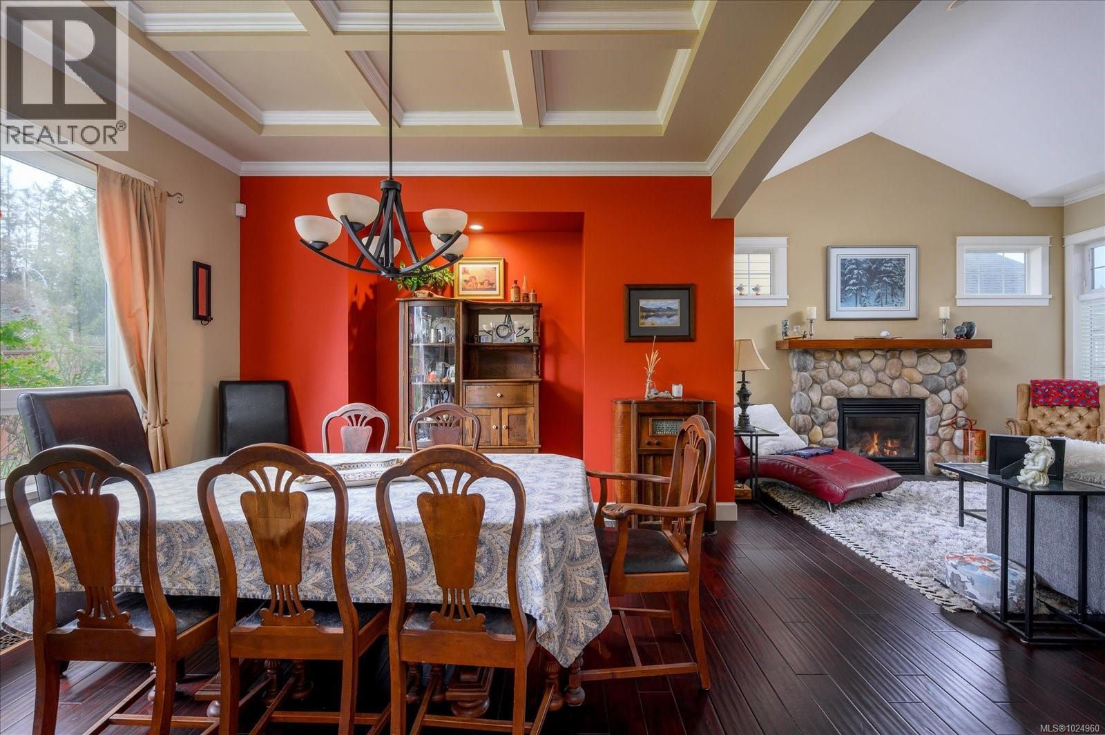 6638 KESTREL CRES - 12