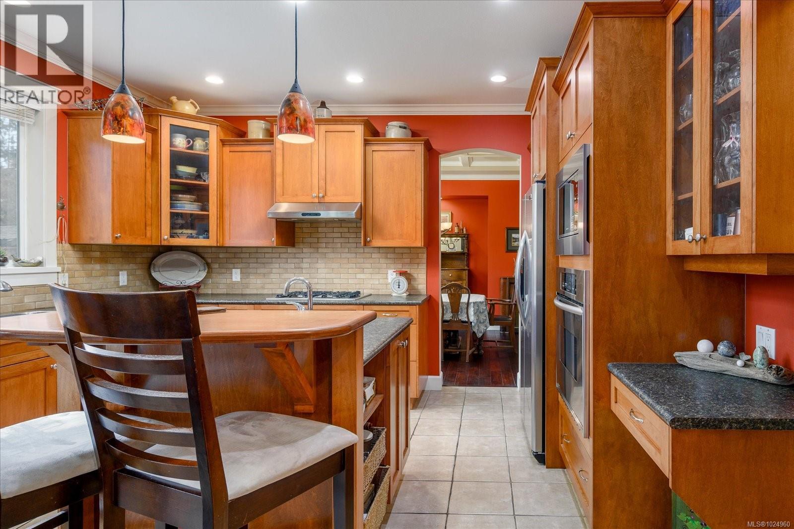 6638 KESTREL CRES - 14