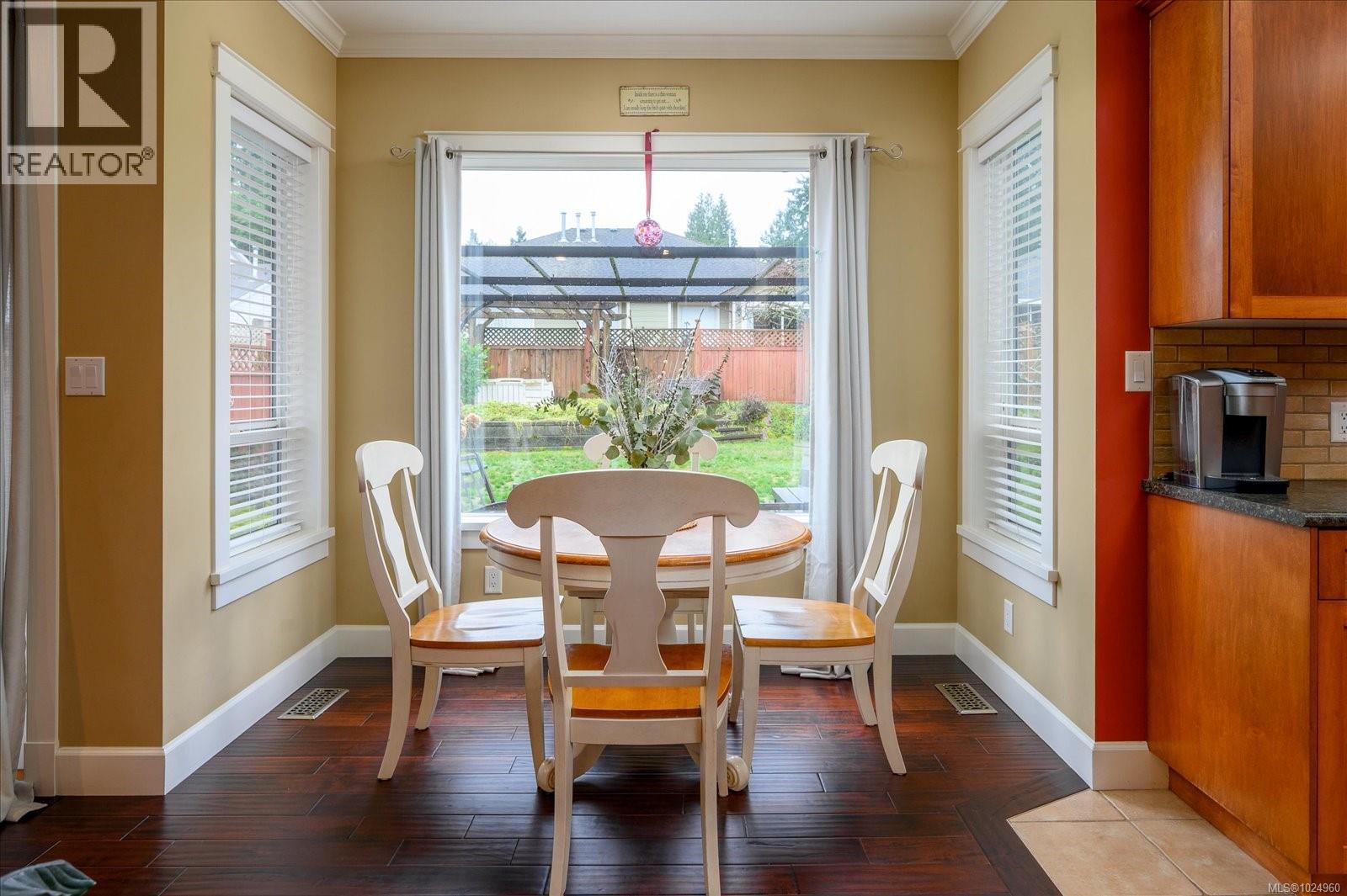 6638 KESTREL CRES - 19