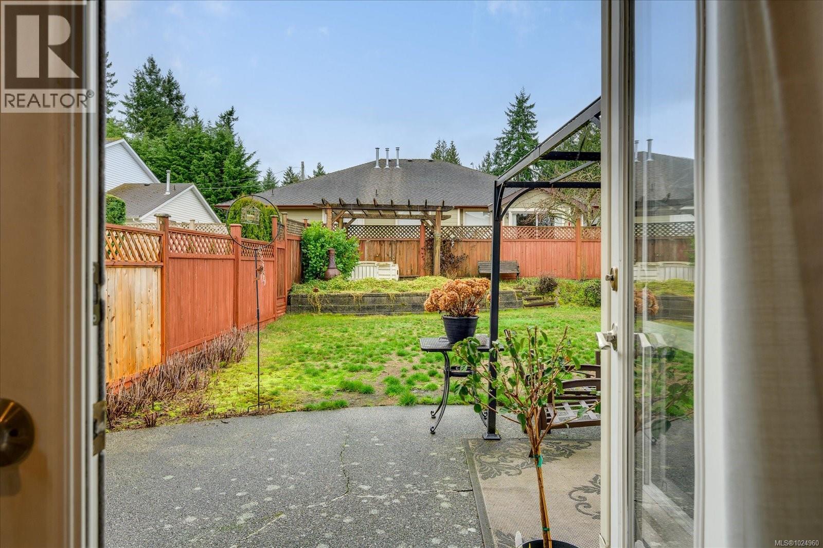 6638 KESTREL CRES - 21